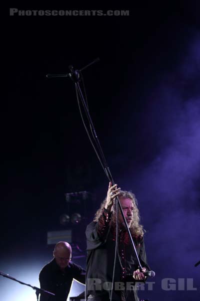 ROBERT PLANT AND THE SENSATIONAL SPACE SHIFTERS - 2016-07-02 - HEROUVILLE SAINT CLAIR - Chateau de Beauregard - Scene Beauregard - Robert Anthony Plant